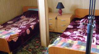 Гостиница Гостевой Дом Ким Хаус Южно-Сахалинск Бюджетный двухместный номер с 2 отдельными кроватями-2