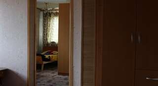 Гостиница Гостевой Дом Ким Хаус Южно-Сахалинск Двухместный номер эконом-класса с 2 отдельными кроватями-2