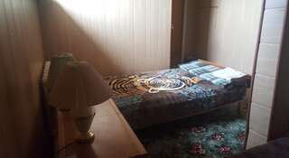 Гостиница Гостевой Дом Ким Хаус Южно-Сахалинск Бюджетный двухместный номер с 2 отдельными кроватями-4